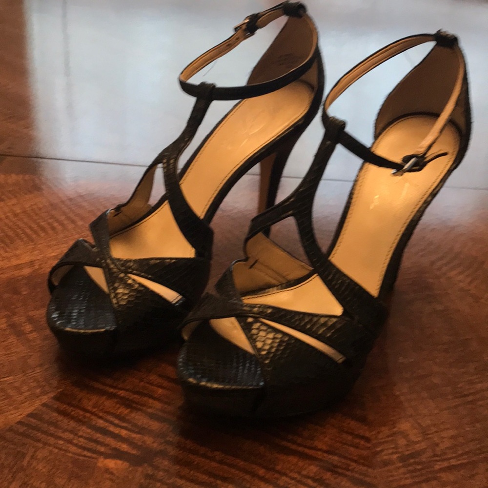 Marc Fisher Black Faux Snake Platform size 8.5